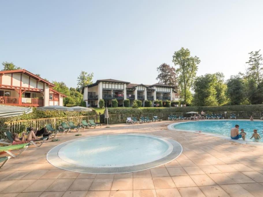 1-Appt Avec Piscine A St-Jean Pays-Basque Apartment Uhart-Cize Exterior foto